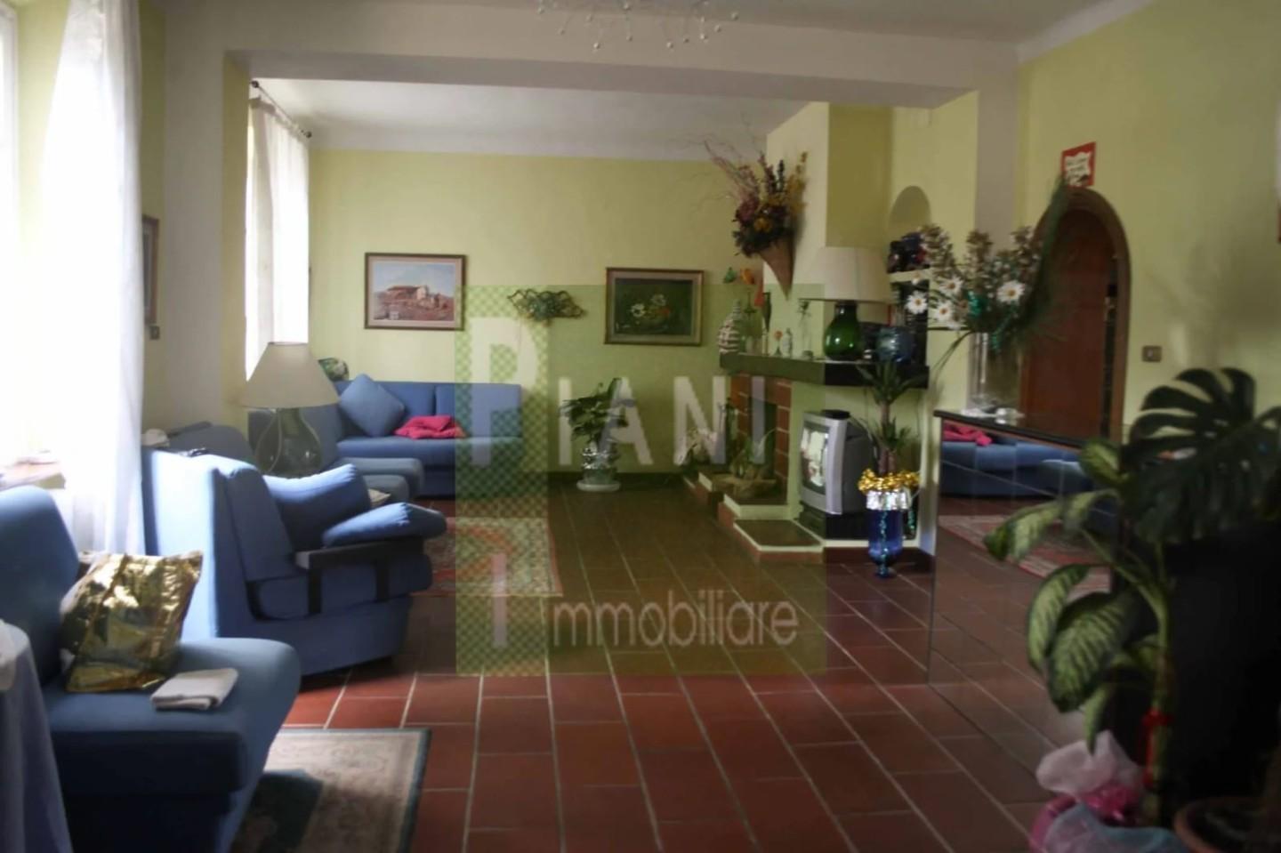 Villa con giardino, Rosignano Marittimo gabbro