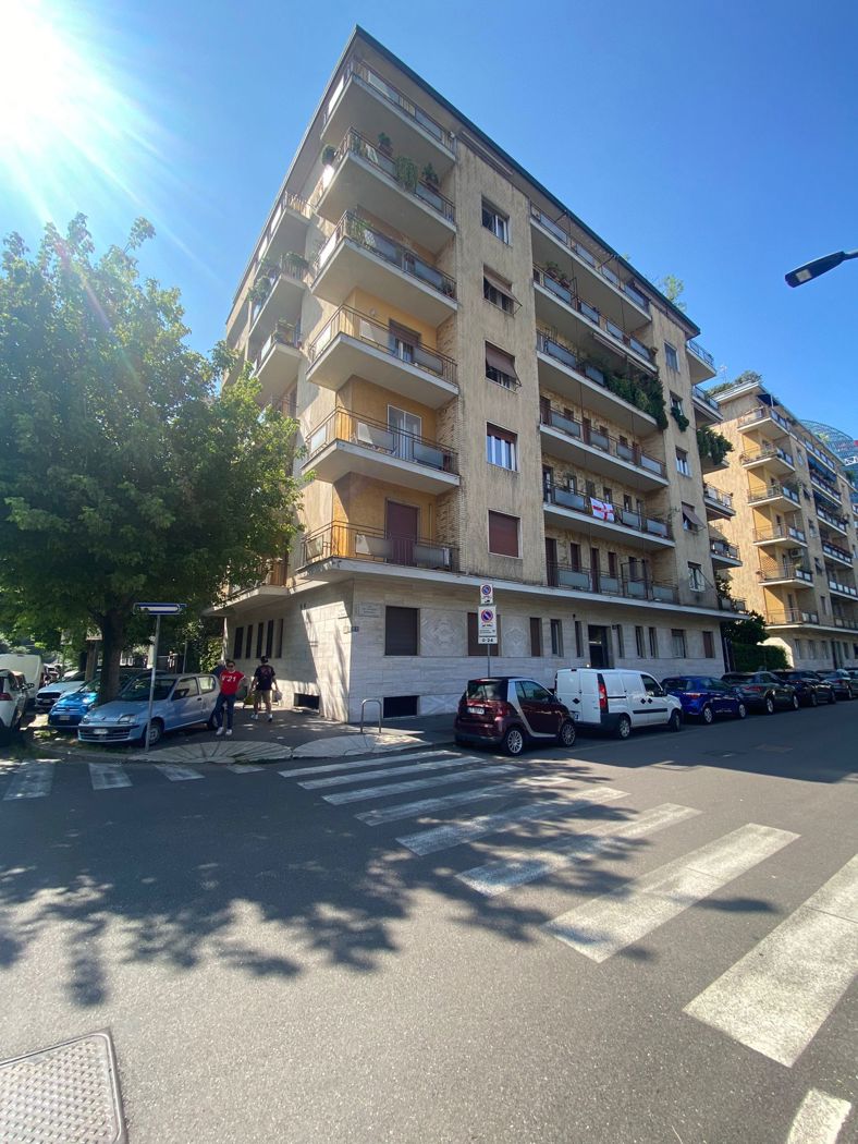 Trilocale da ristrutturare a Milano