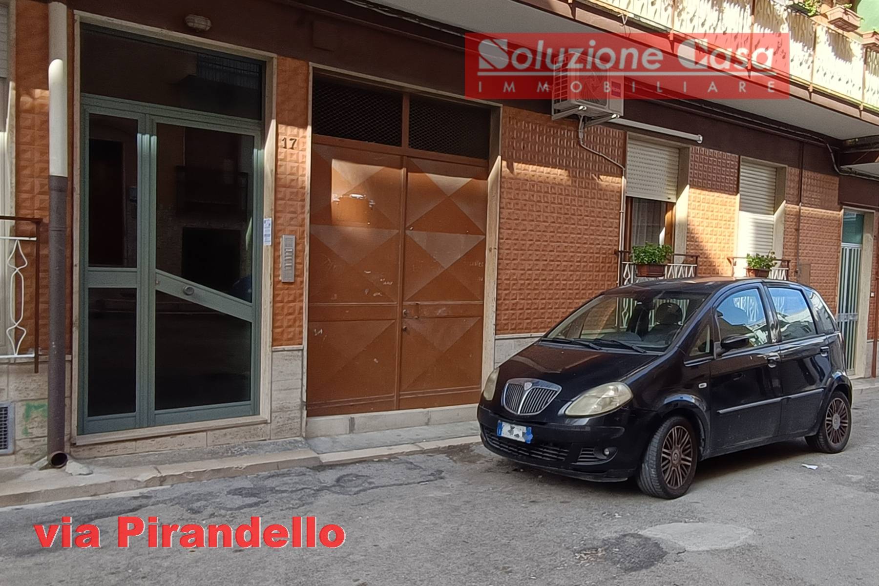 Box o garage in vendita a Canosa di Puglia