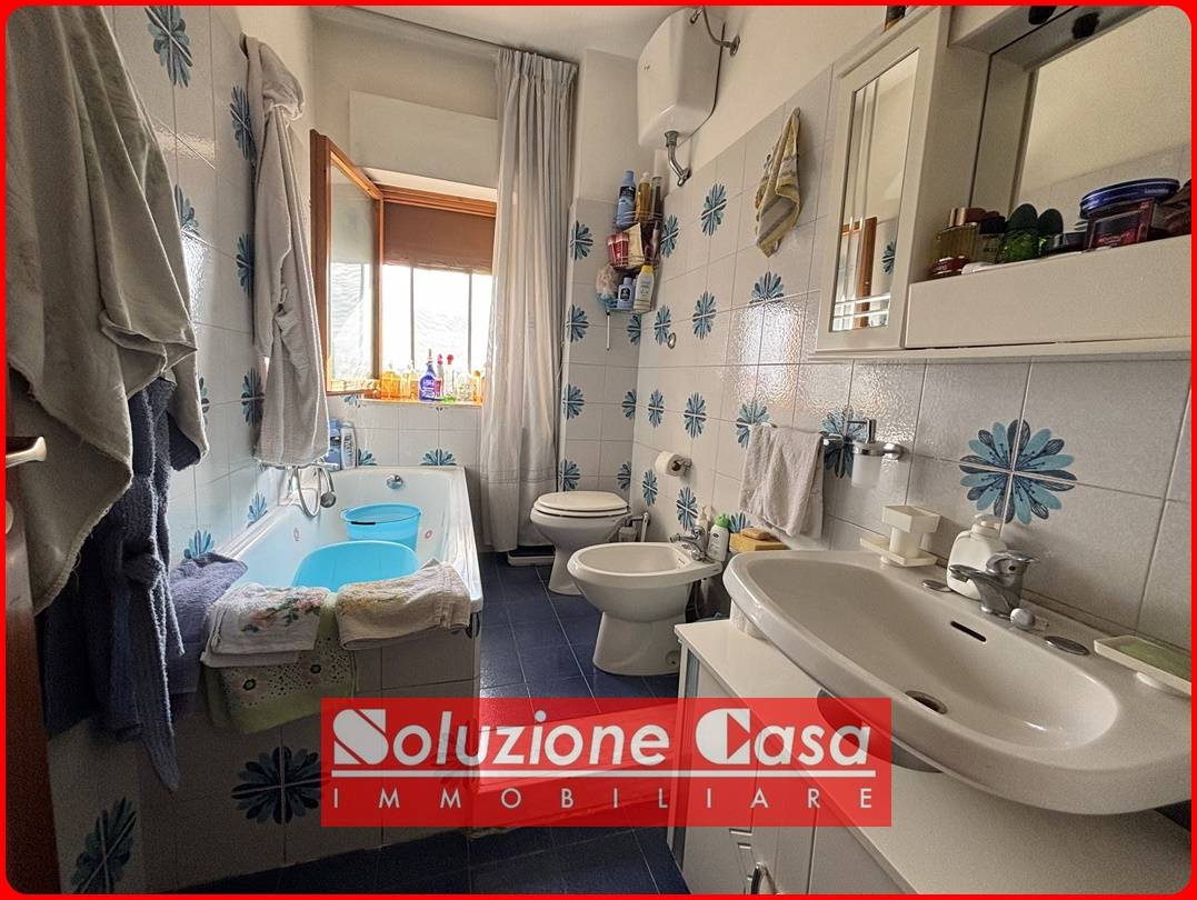 Appartamento in vendita a Canosa di Puglia, zona 167