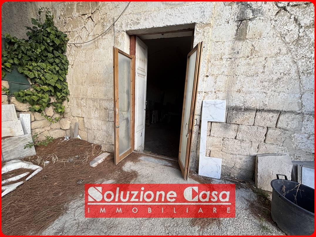 Deposito in affitto a Canosa di Puglia