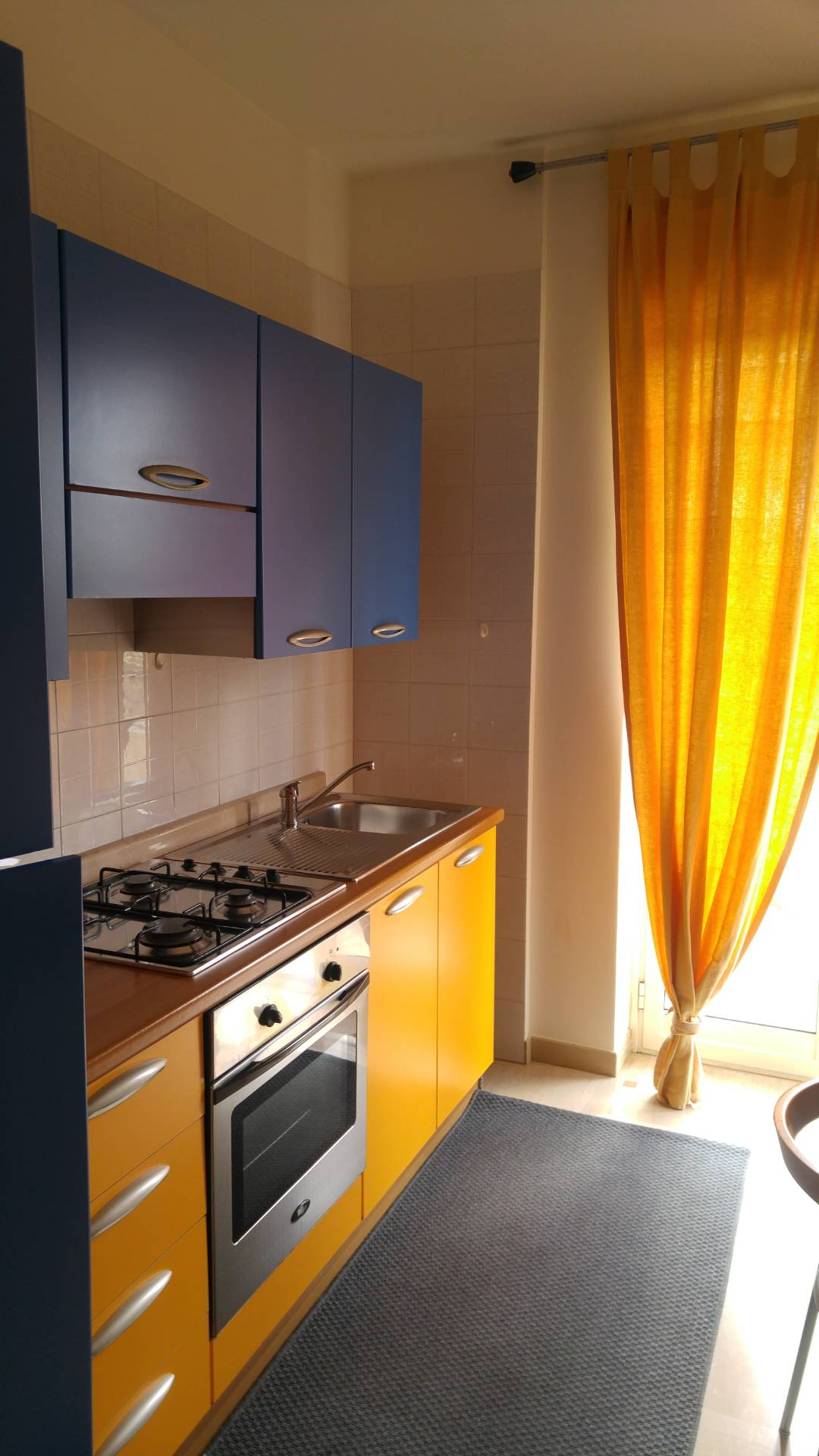 Appartamento in affitto a Canosa di Puglia, zona 167