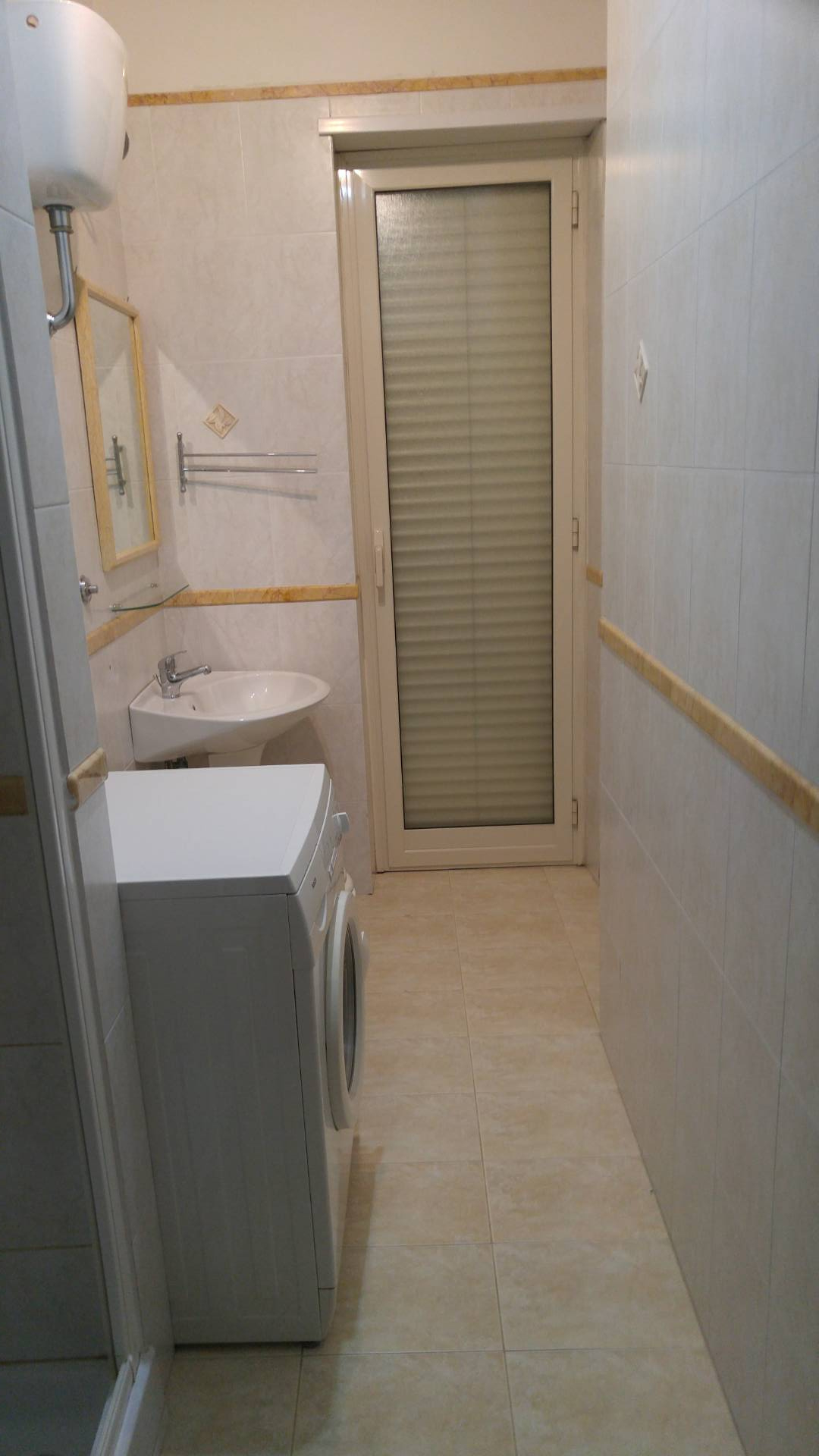 Appartamento in affitto a Canosa di Puglia, zona 167