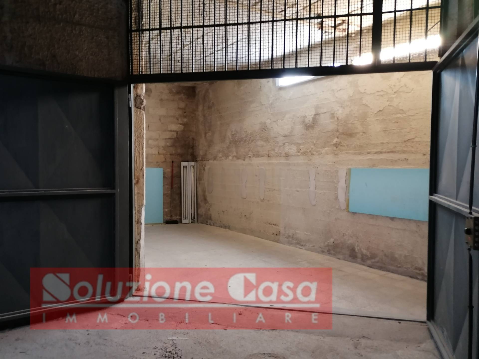 Box o garage in vendita a Canosa di Puglia