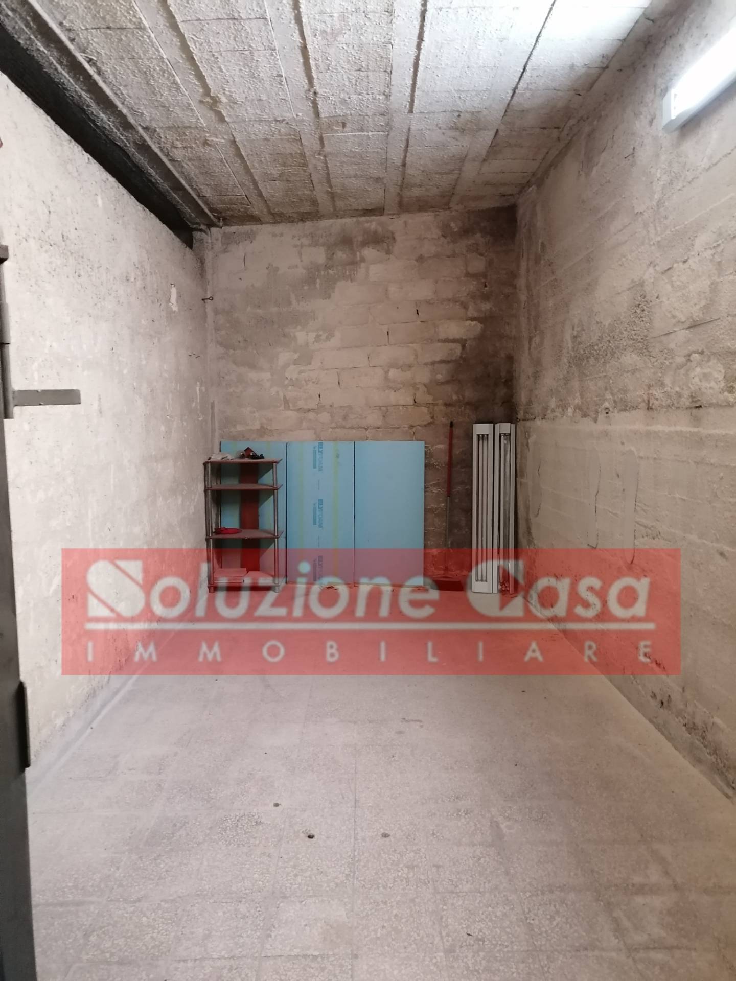 Box o garage in vendita a Canosa di Puglia