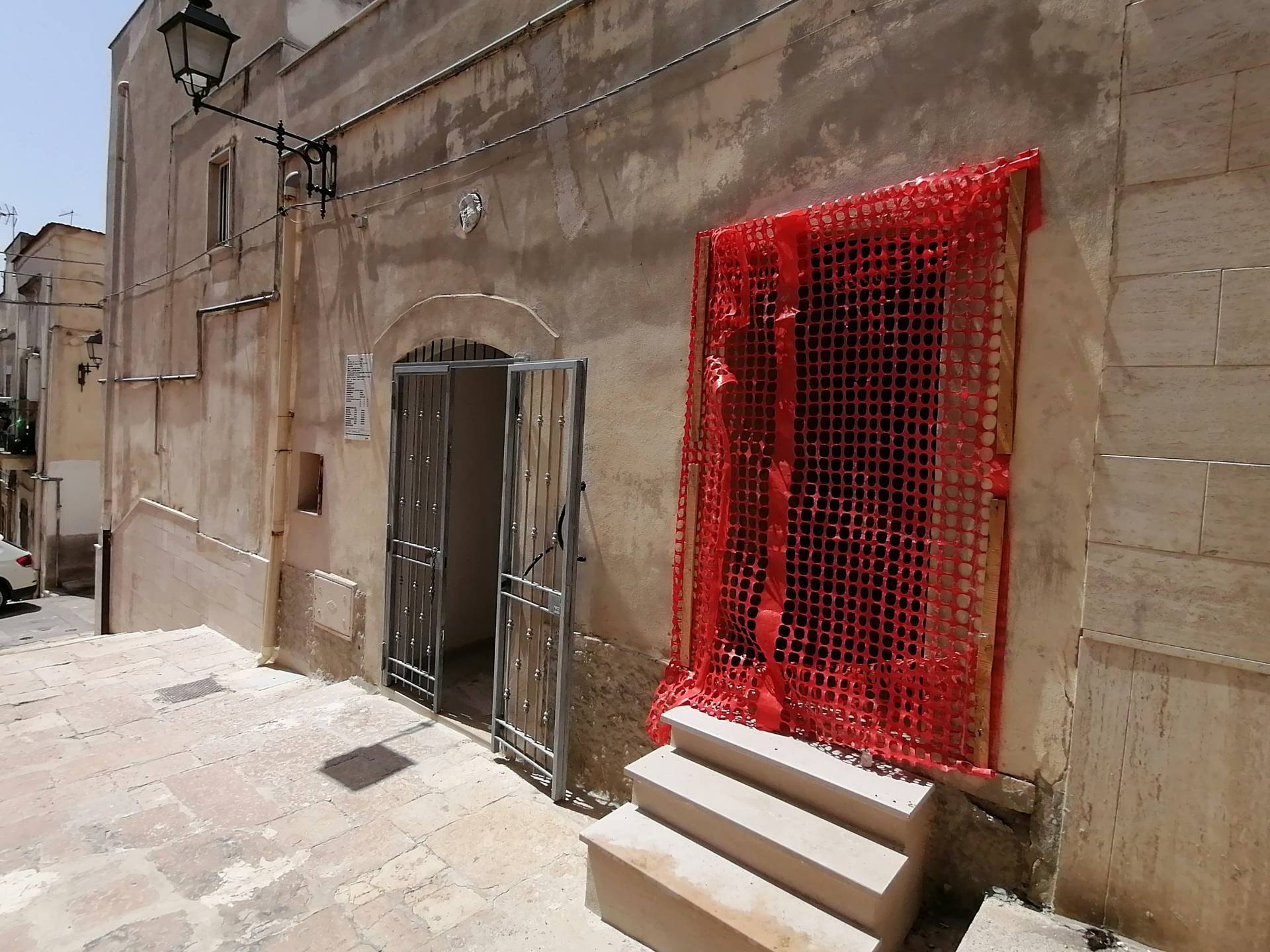 Casa indipendente in vendita a Canosa di Puglia, castello
