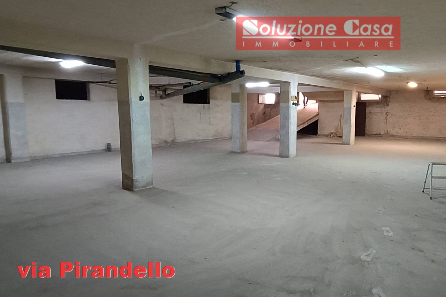 Box o garage in vendita a Canosa di Puglia