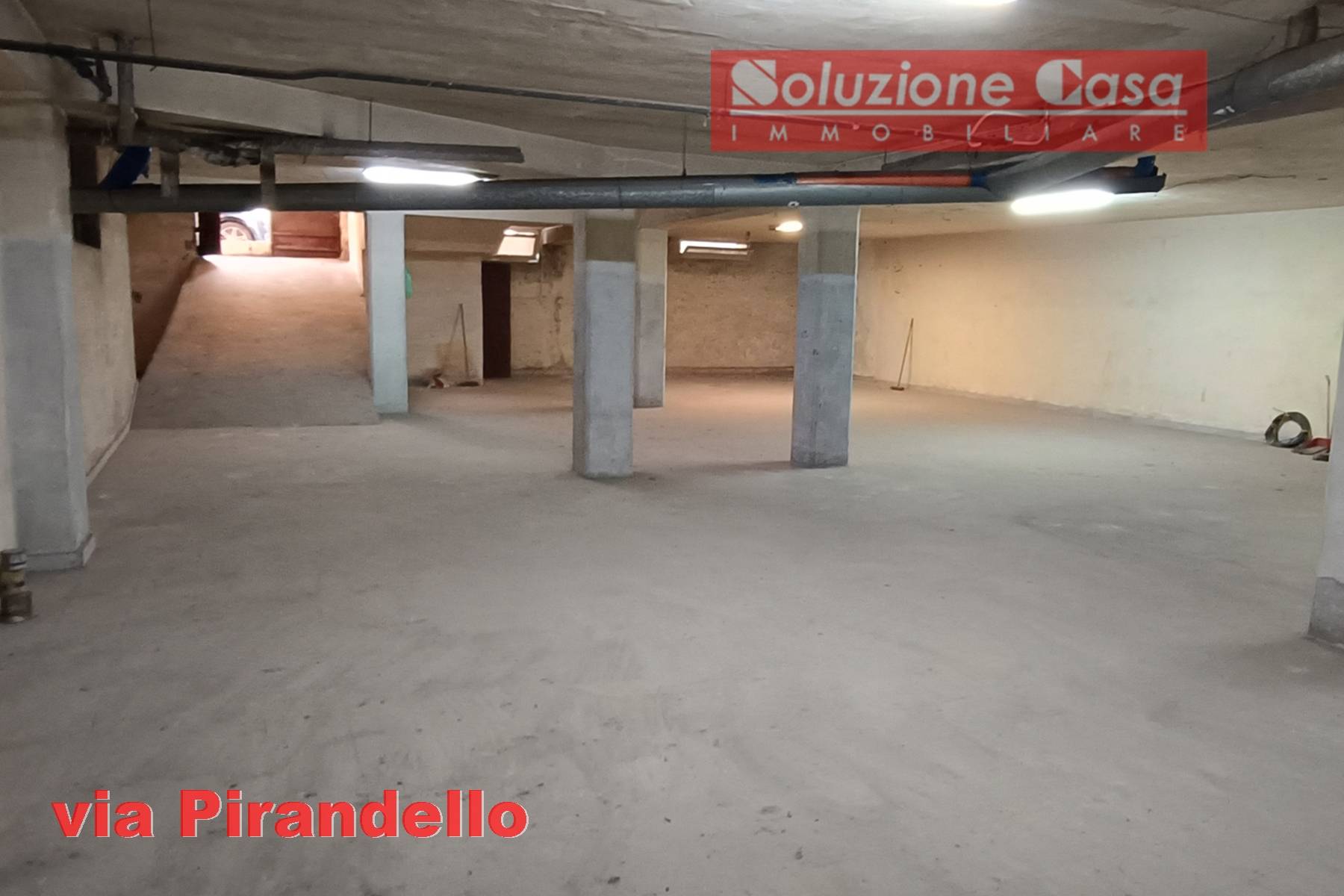 Box o garage in vendita a Canosa di Puglia