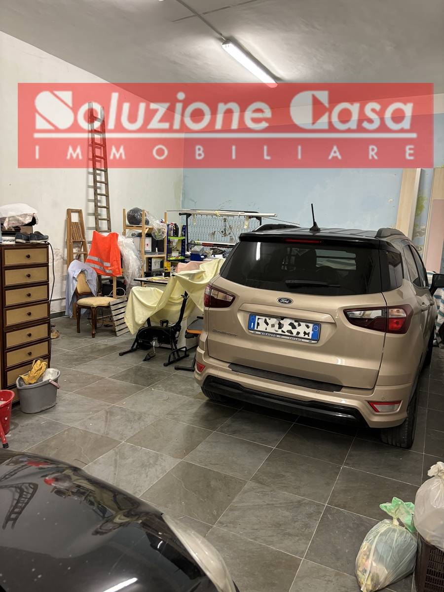Box o garage in vendita a Canosa di Puglia