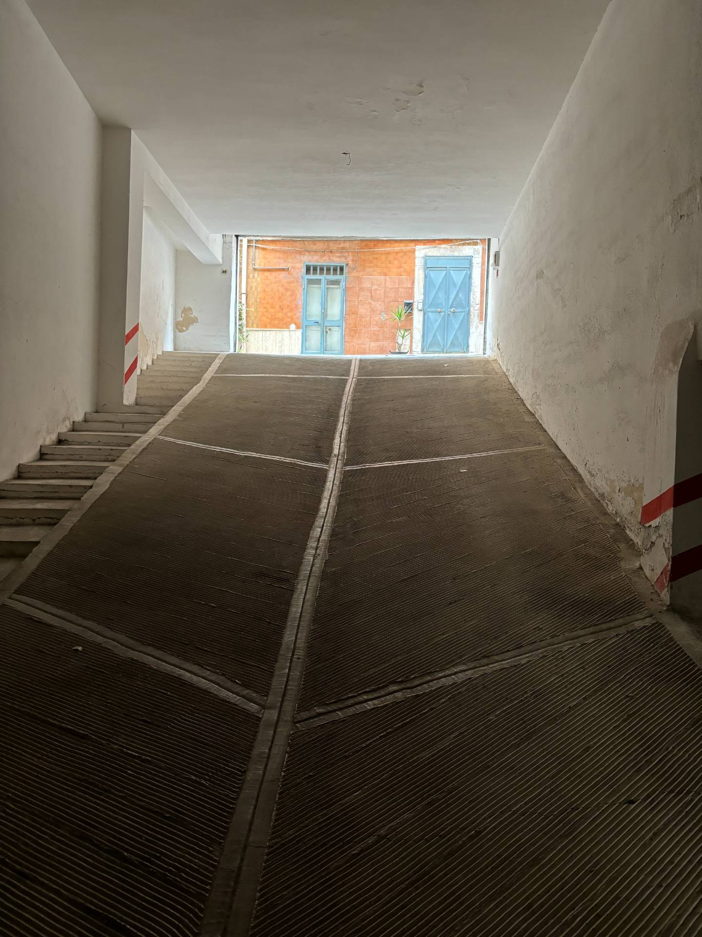 Box o garage in vendita a Canosa di Puglia