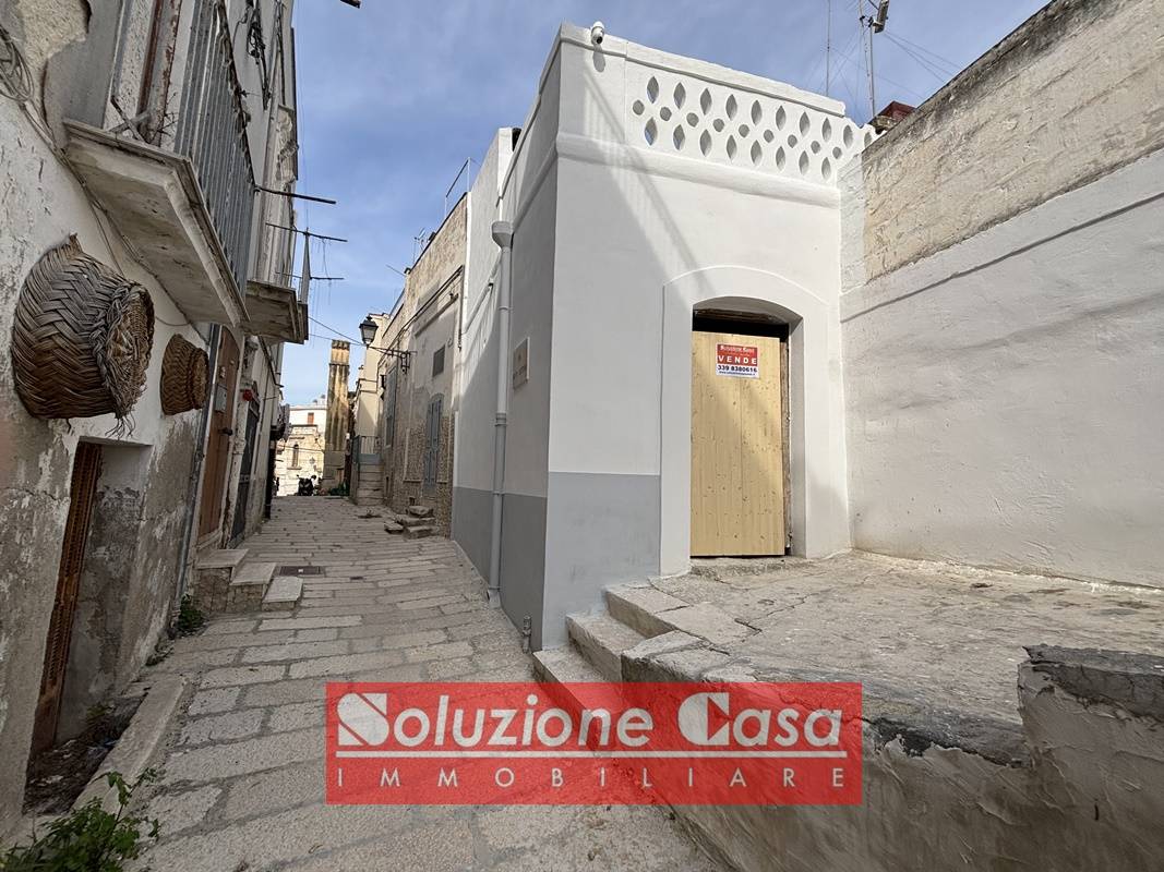 Casa indipendente in vendita a Canosa di Puglia, castello