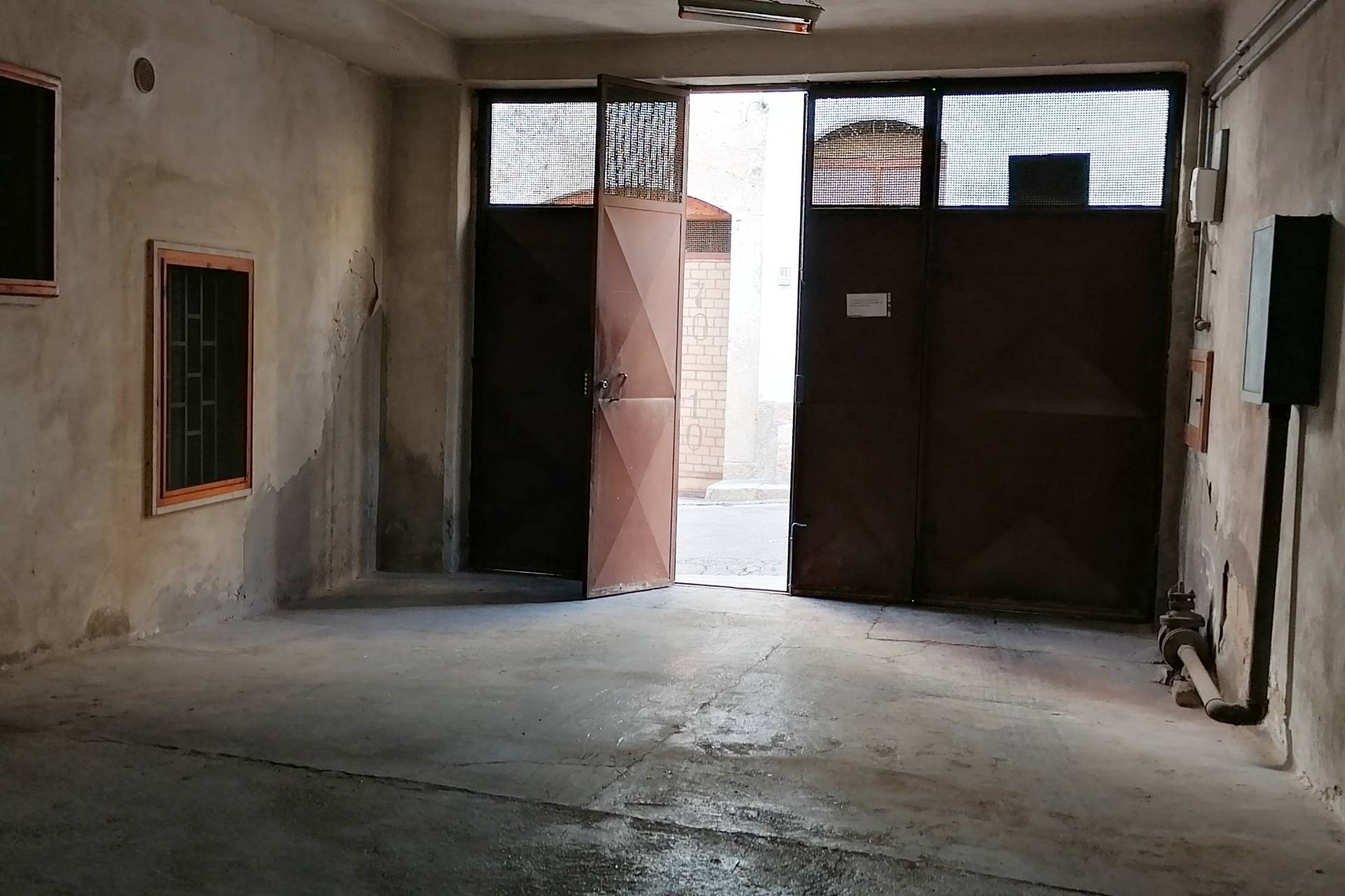 Box o garage in vendita a Canosa di Puglia