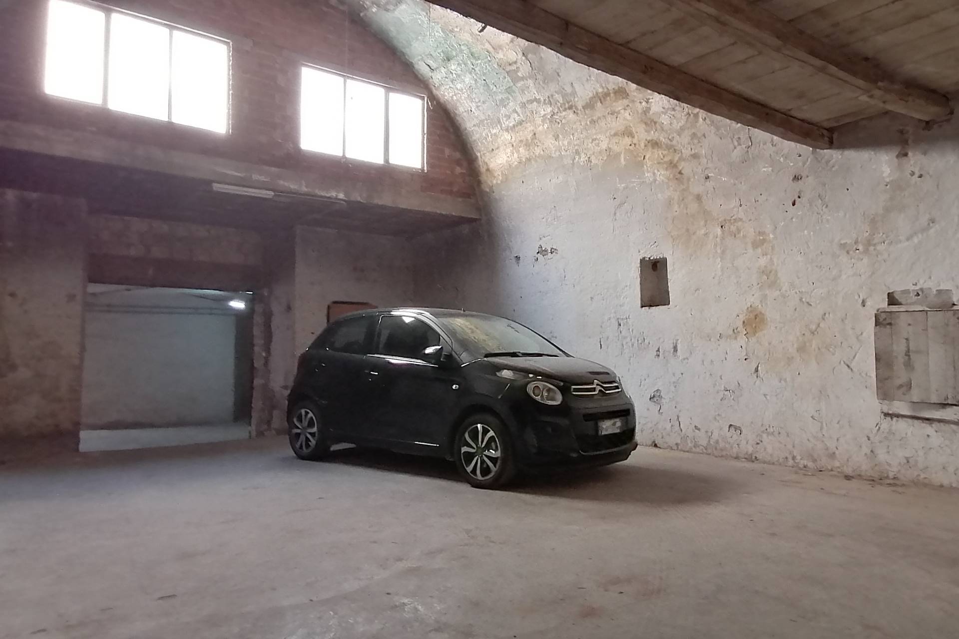 Box o garage in vendita a Canosa di Puglia