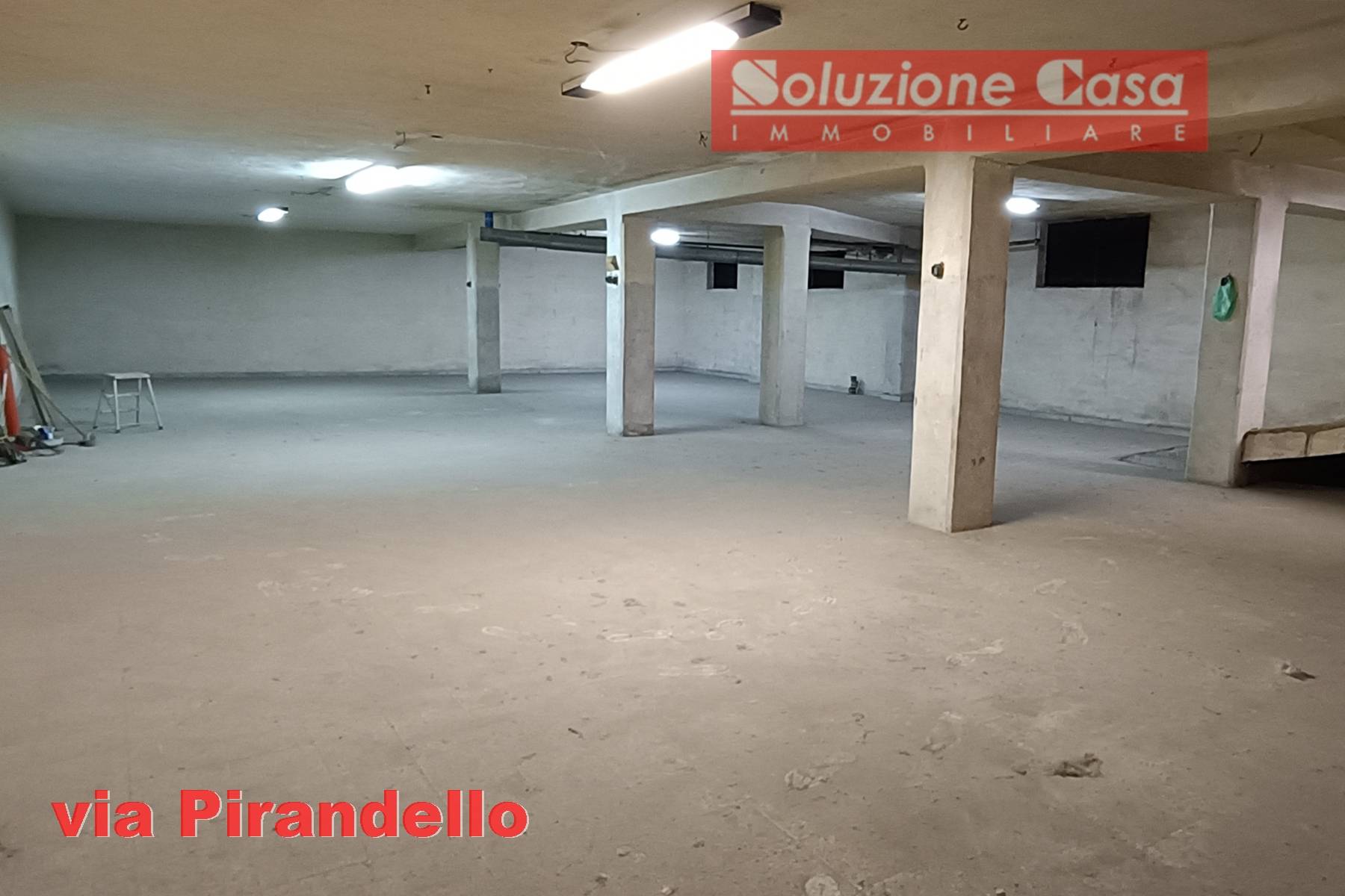 Box o garage in vendita a Canosa di Puglia