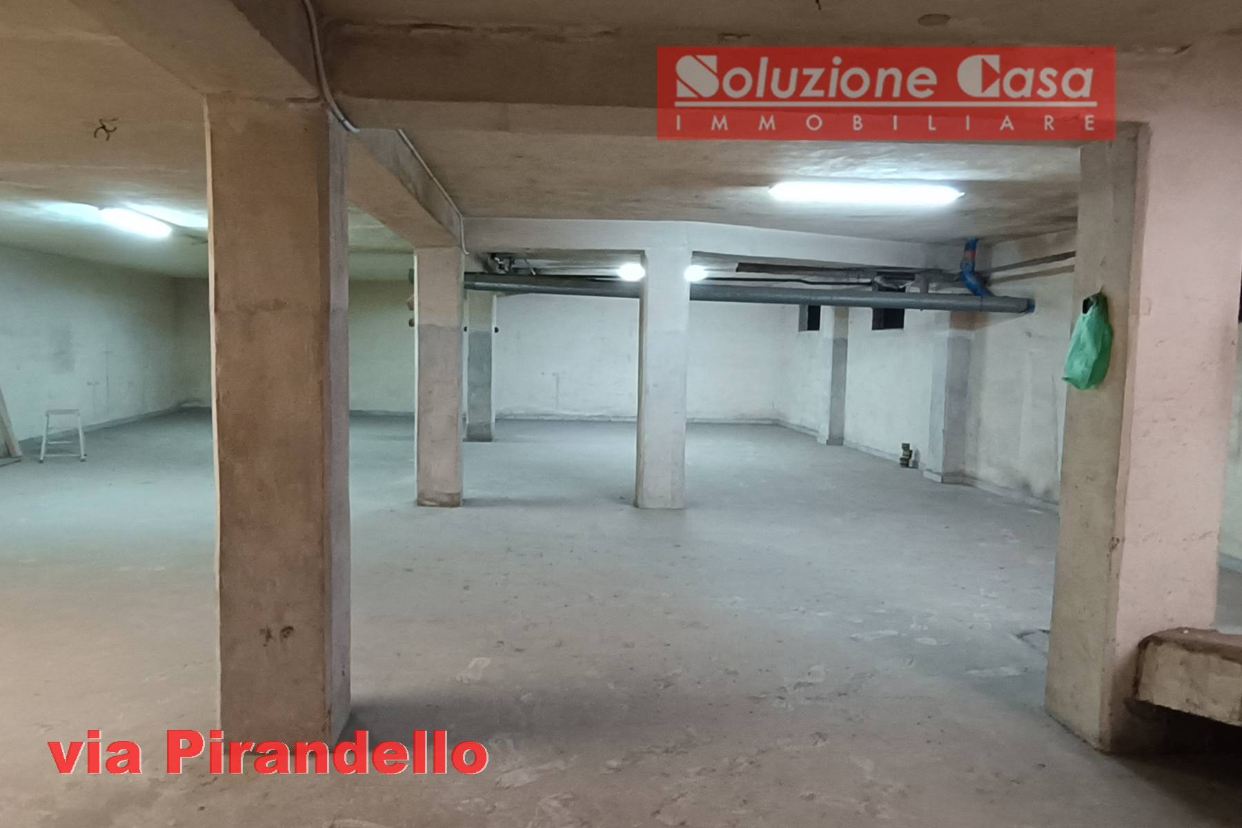 Box o garage in vendita a Canosa di Puglia