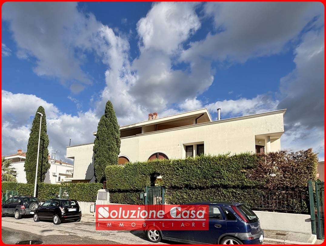 Villa in vendita a Canosa di Puglia, zona 167