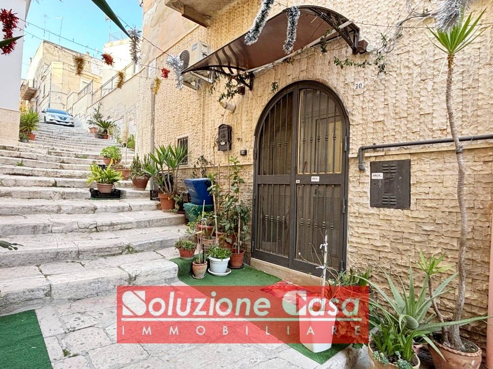 Casa indipendente in vendita a Canosa di Puglia, castello