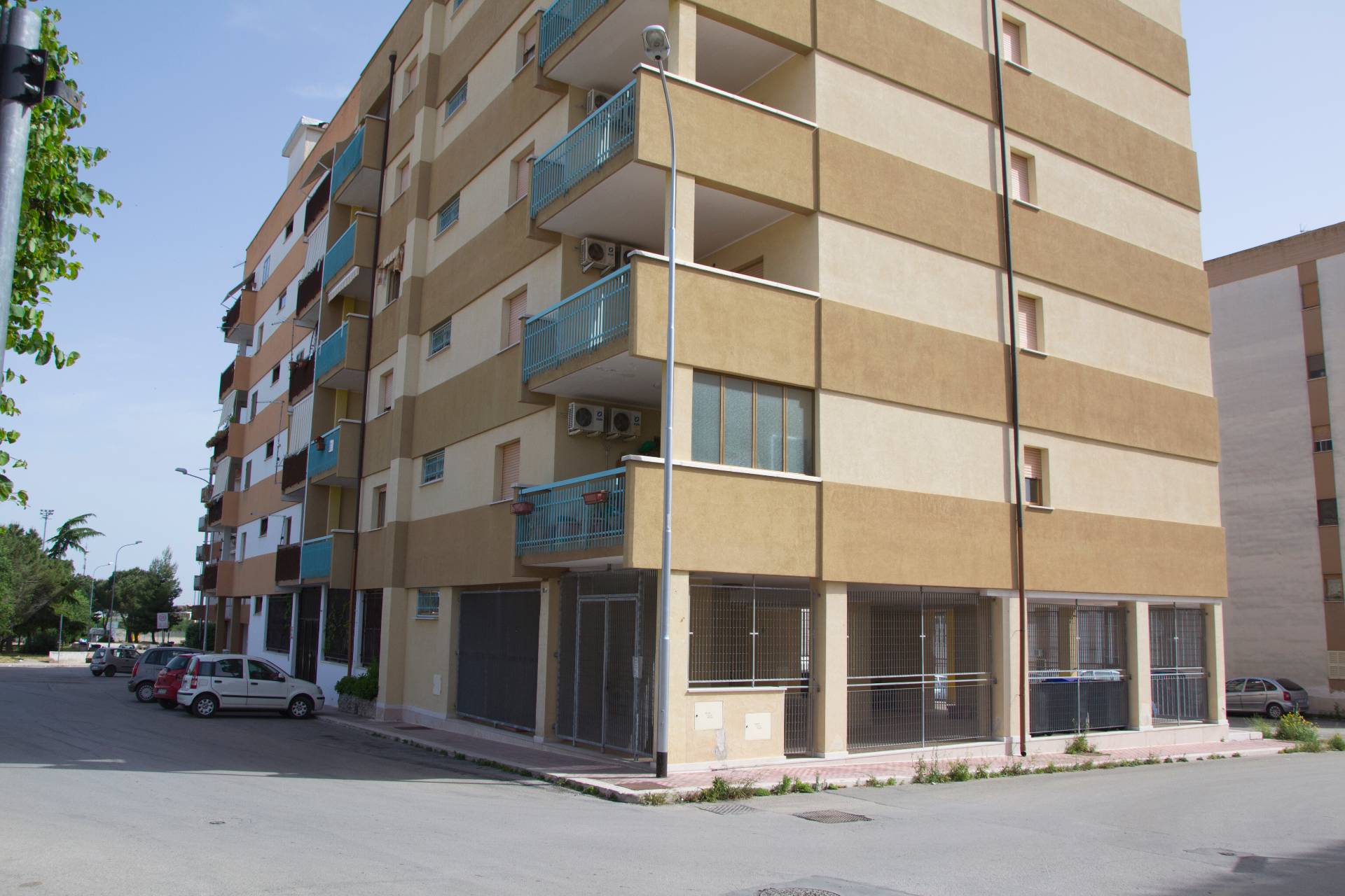 Appartamento in vendita a Canosa di Puglia, zona 167