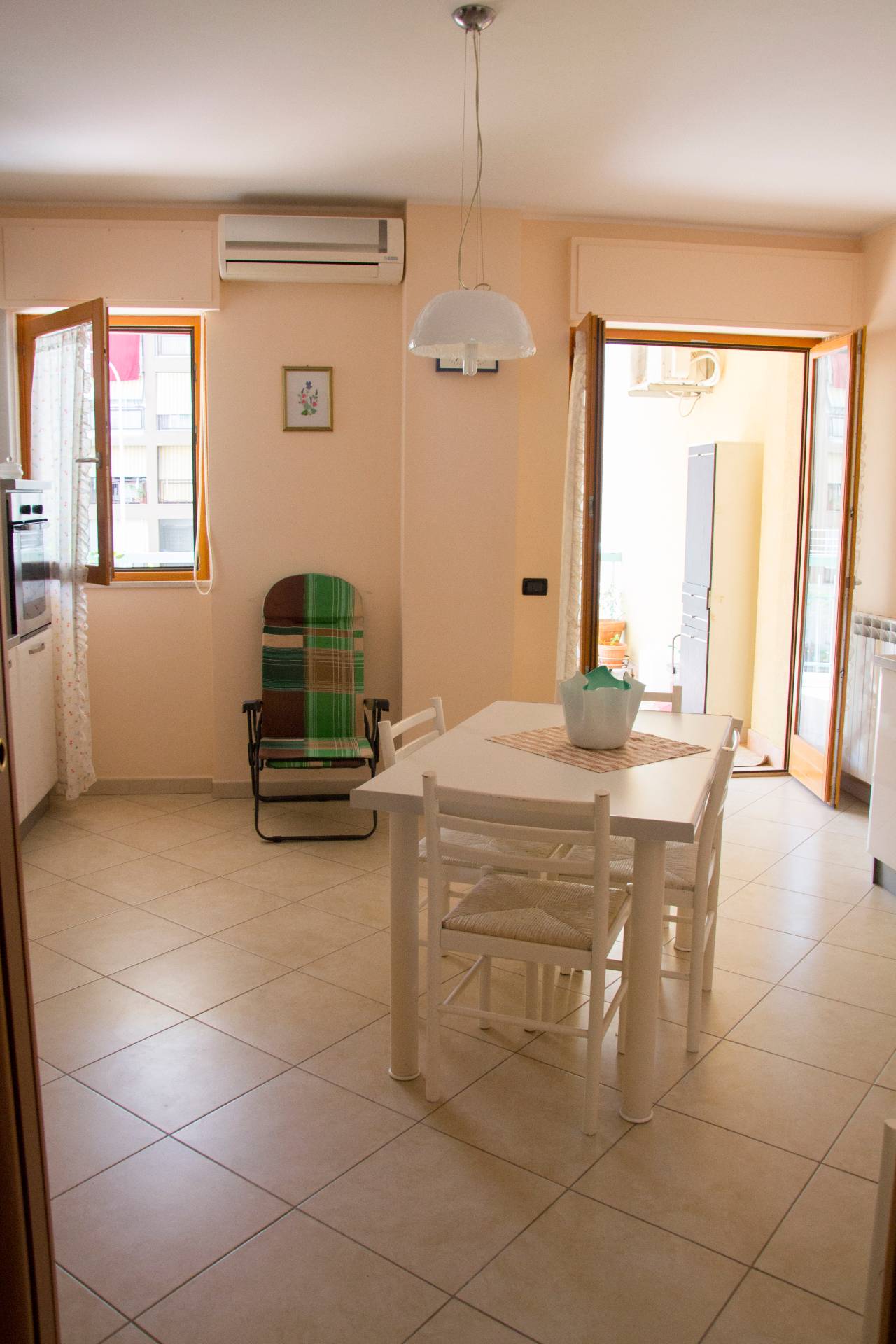 Appartamento in vendita a Canosa di Puglia, zona 167