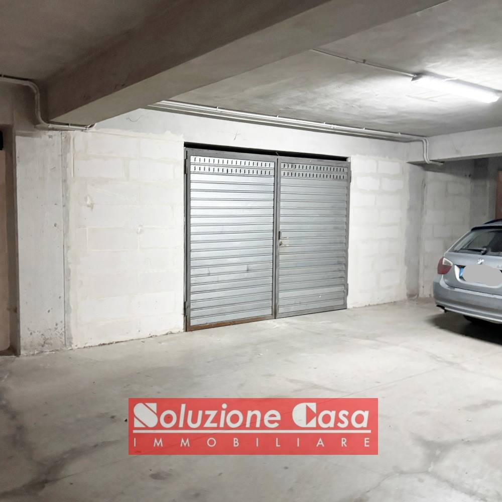 Box o garage in vendita a Canosa di Puglia