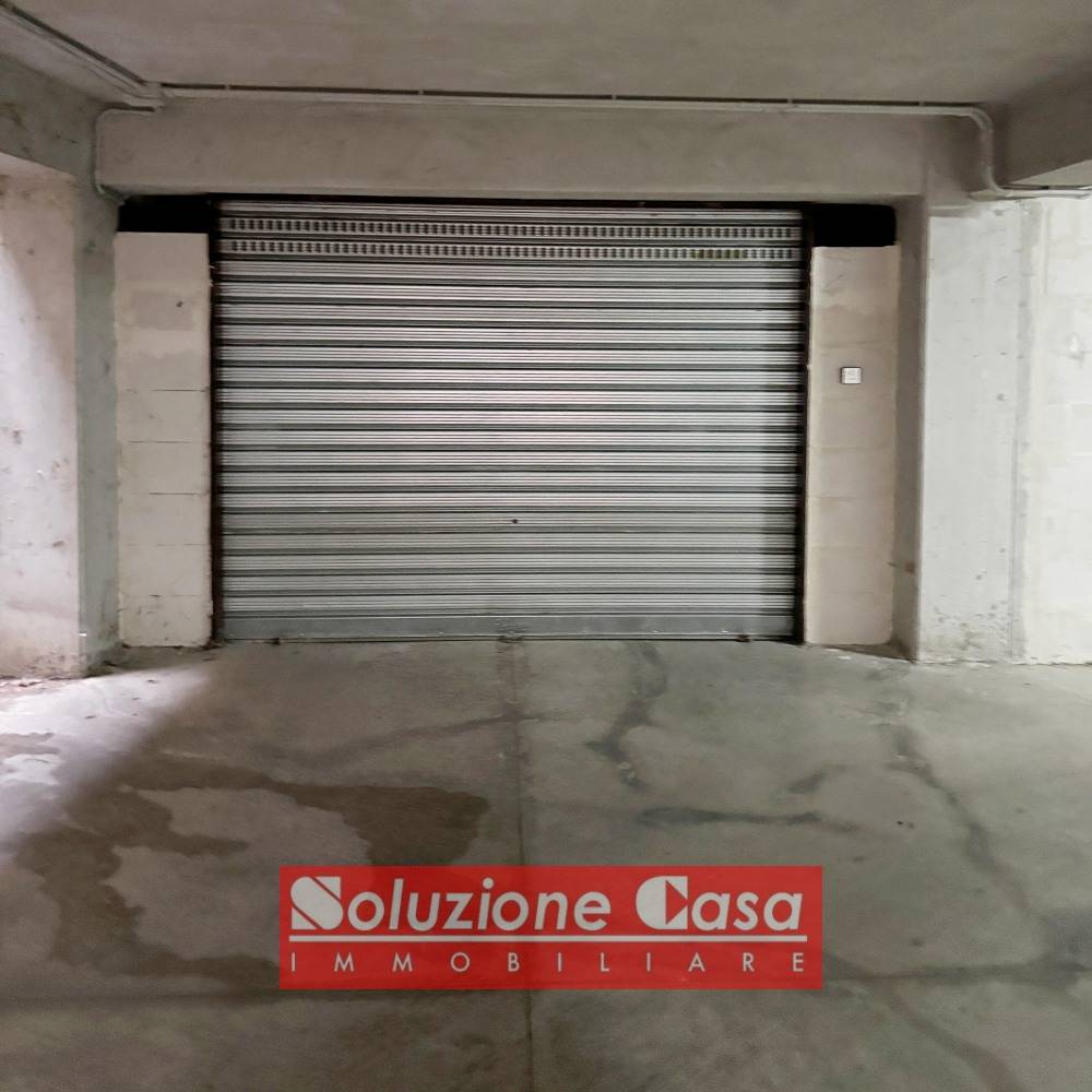Box o garage in vendita a Canosa di Puglia