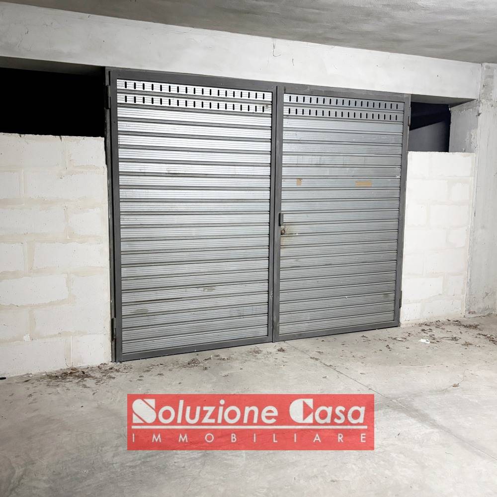 Box o garage in vendita a Canosa di Puglia