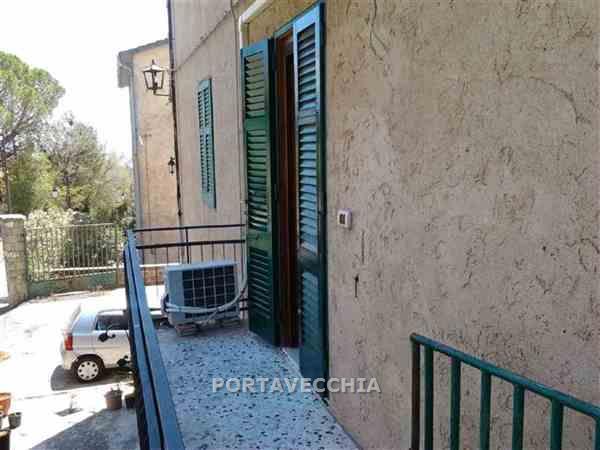 Appartamento con terrazzo a Campagnatico