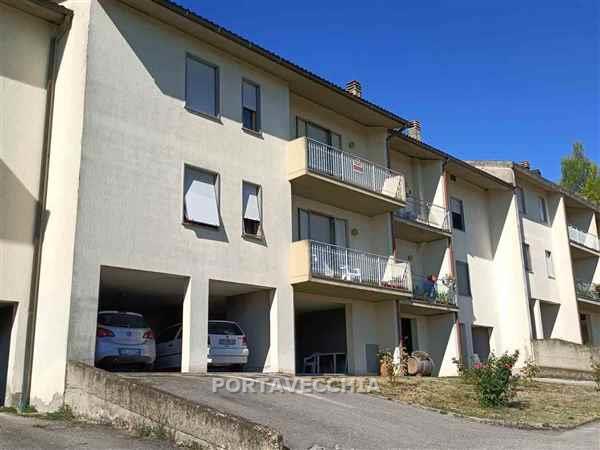 Appartamento con terrazzo a Cinigiano