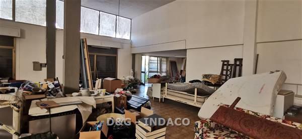 Magazzino con giardino a Grosseto