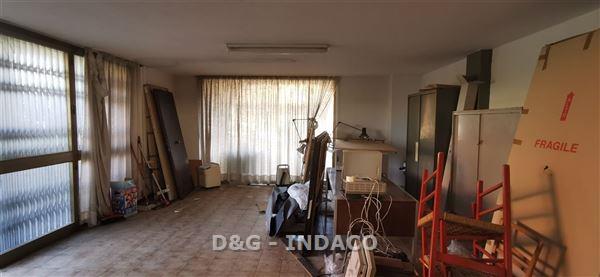 Magazzino con giardino a Grosseto