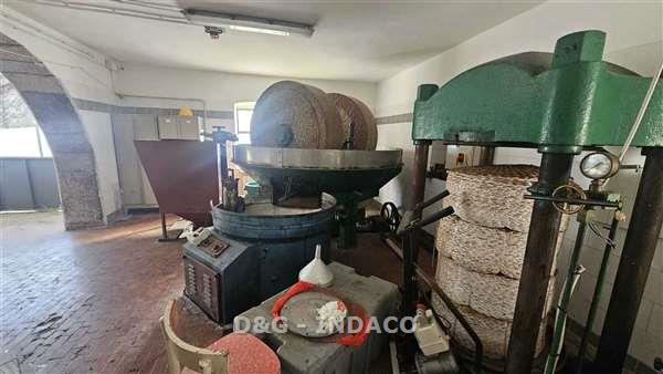 Attivit� commerciale con terrazzo a Roccastrada