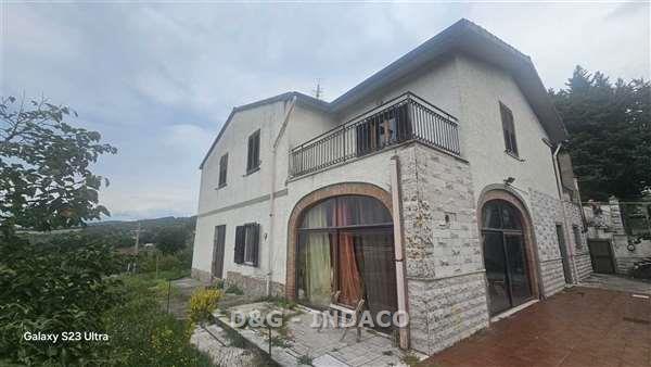 Rustico con terrazzo a Gavorrano