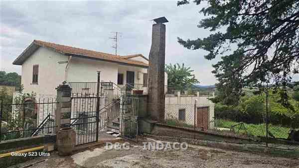 Rustico con terrazzo a Gavorrano