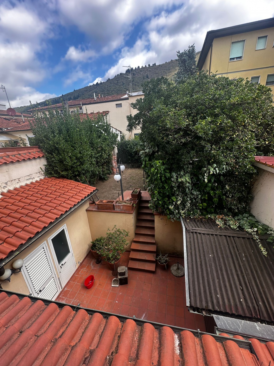 Villa con giardino a Prato