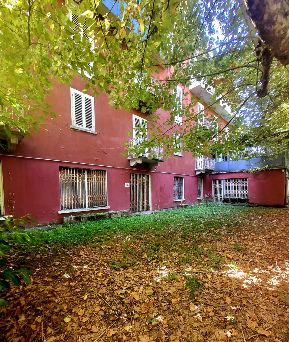 Attivit commerciale con giardino in ponte alla venturina, Sambuca Pistoiese