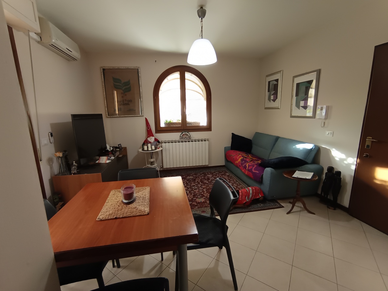 Trilocale con terrazzo in via protche, Prato