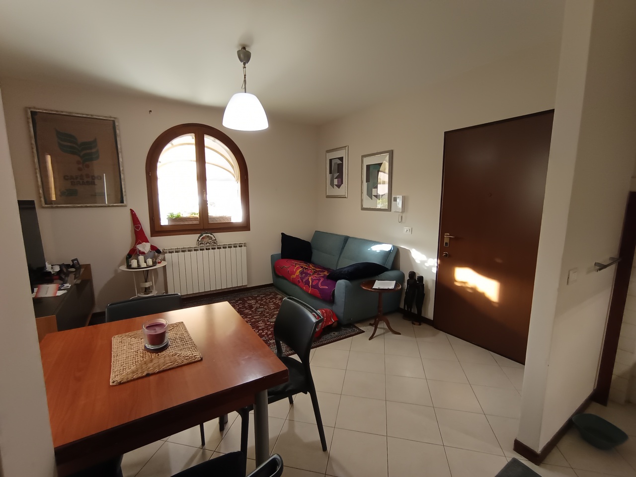 Trilocale con terrazzo in via protche, Prato