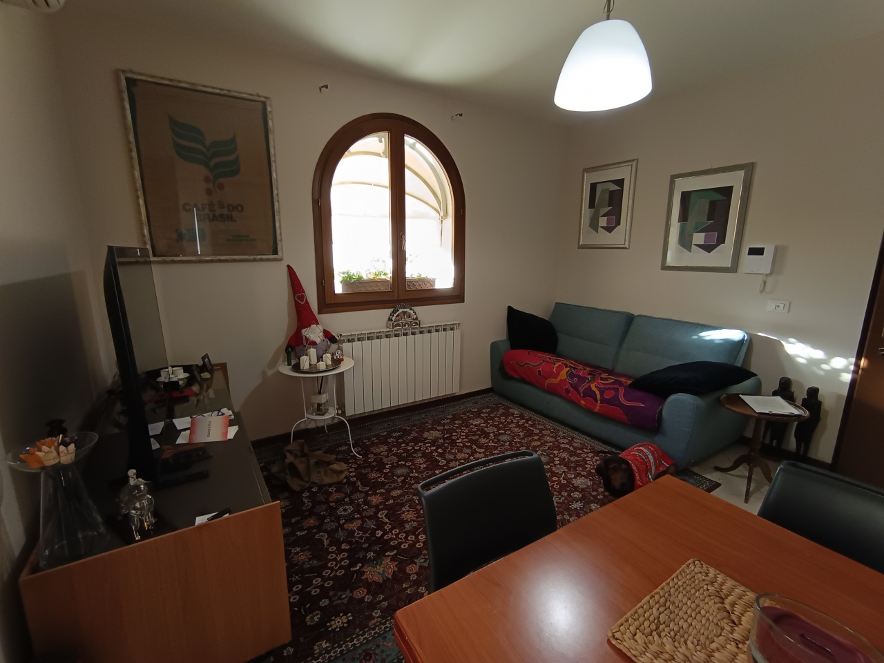 Trilocale con terrazzo in via protche, Prato