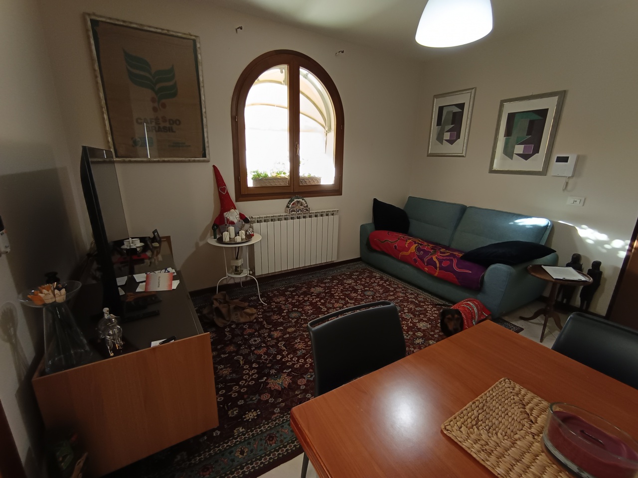 Trilocale con terrazzo in via protche, Prato