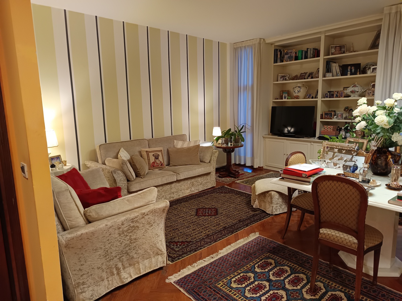 Appartamento con terrazzo in viale montegrappa, Prato