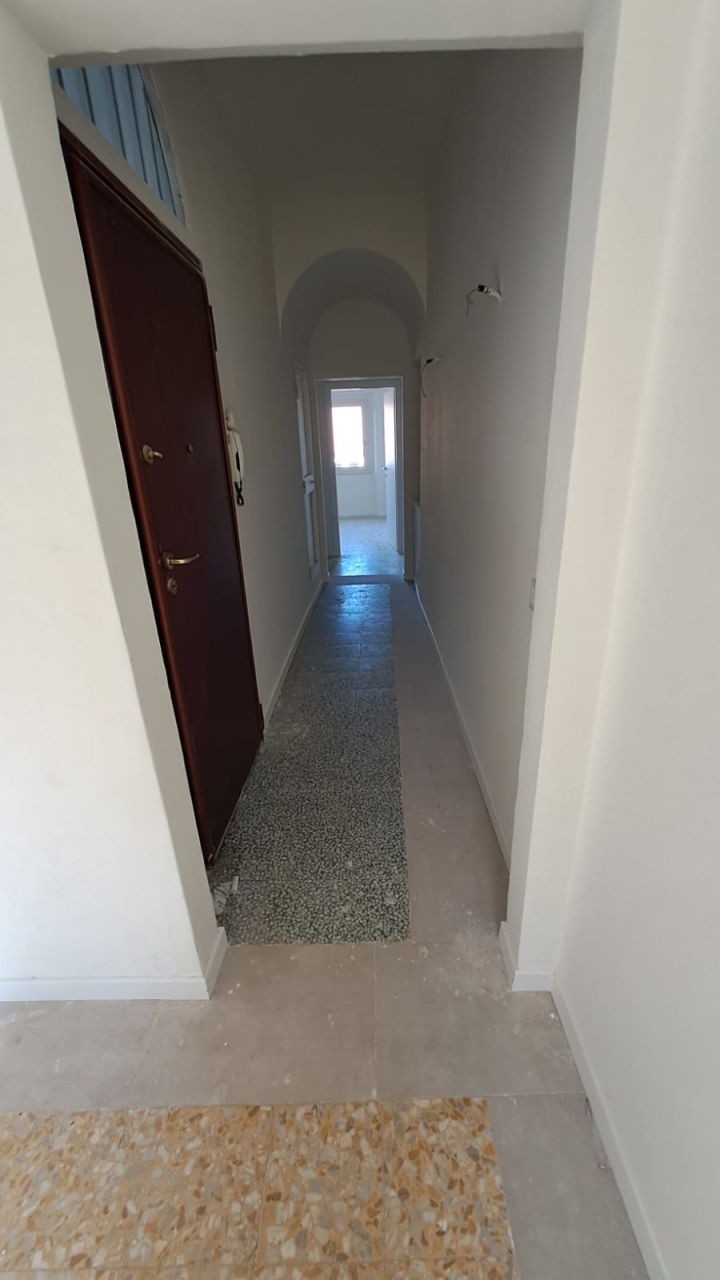 Quadrilocale ristrutturato in via mazzini, Prato