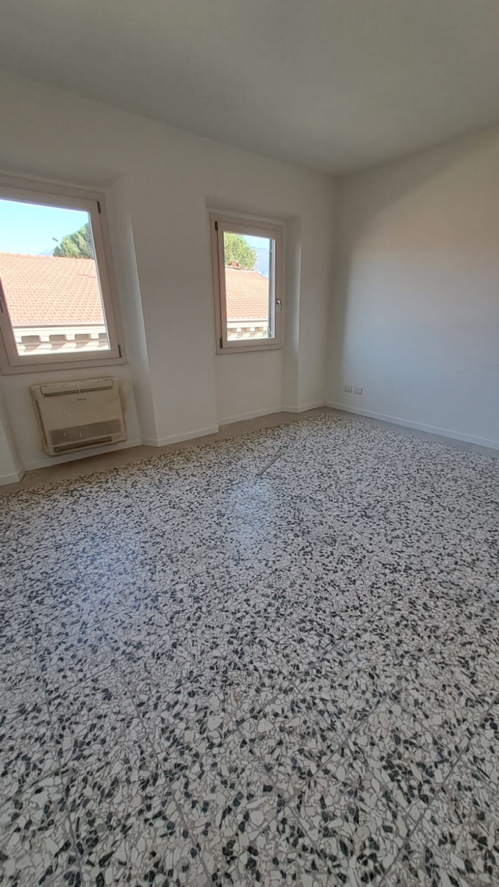 Quadrilocale ristrutturato in via mazzini, Prato