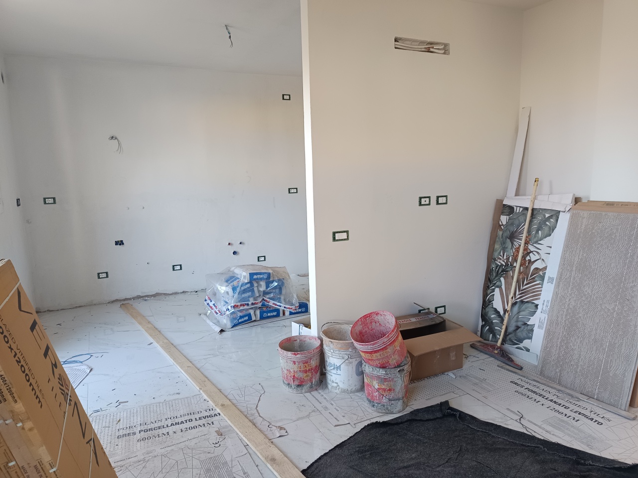 Casa indipendente con giardino in via caciolli, Prato