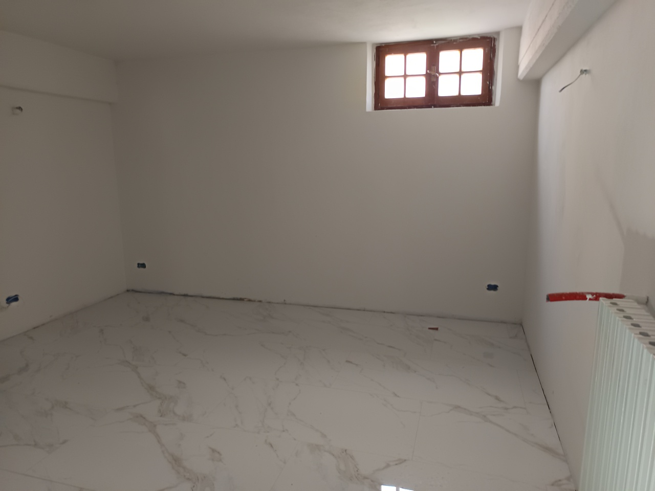 Casa indipendente con giardino in via caciolli, Prato