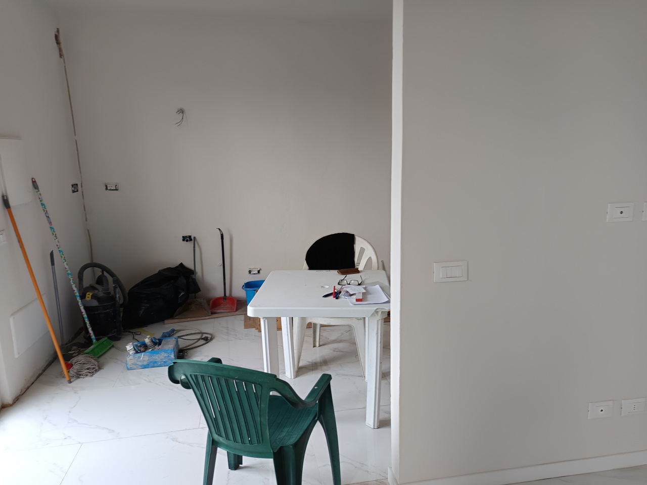 Casa indipendente con giardino in via caciolli, Prato