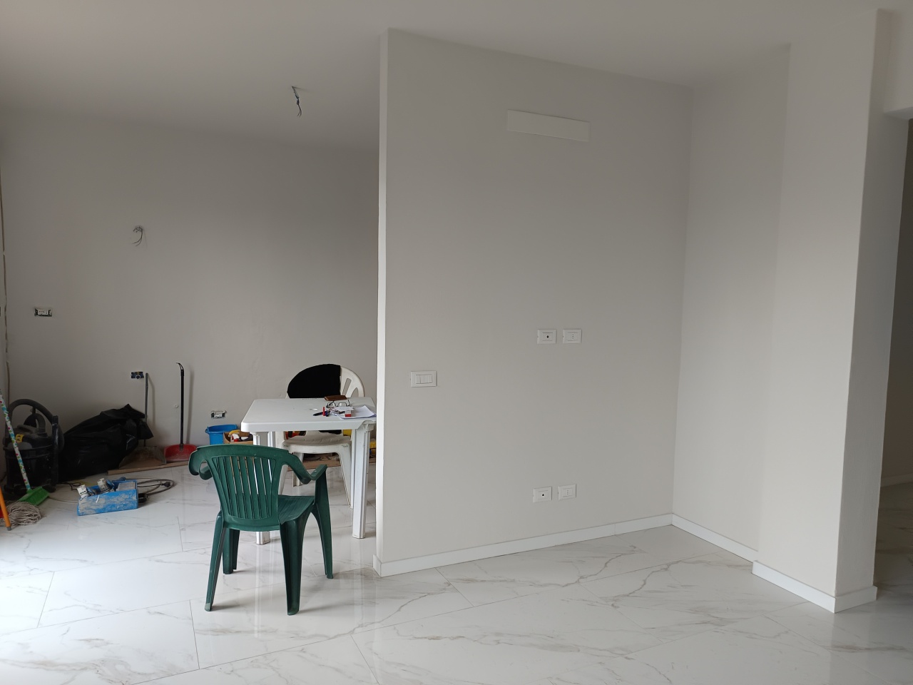 Casa indipendente con giardino in via caciolli, Prato