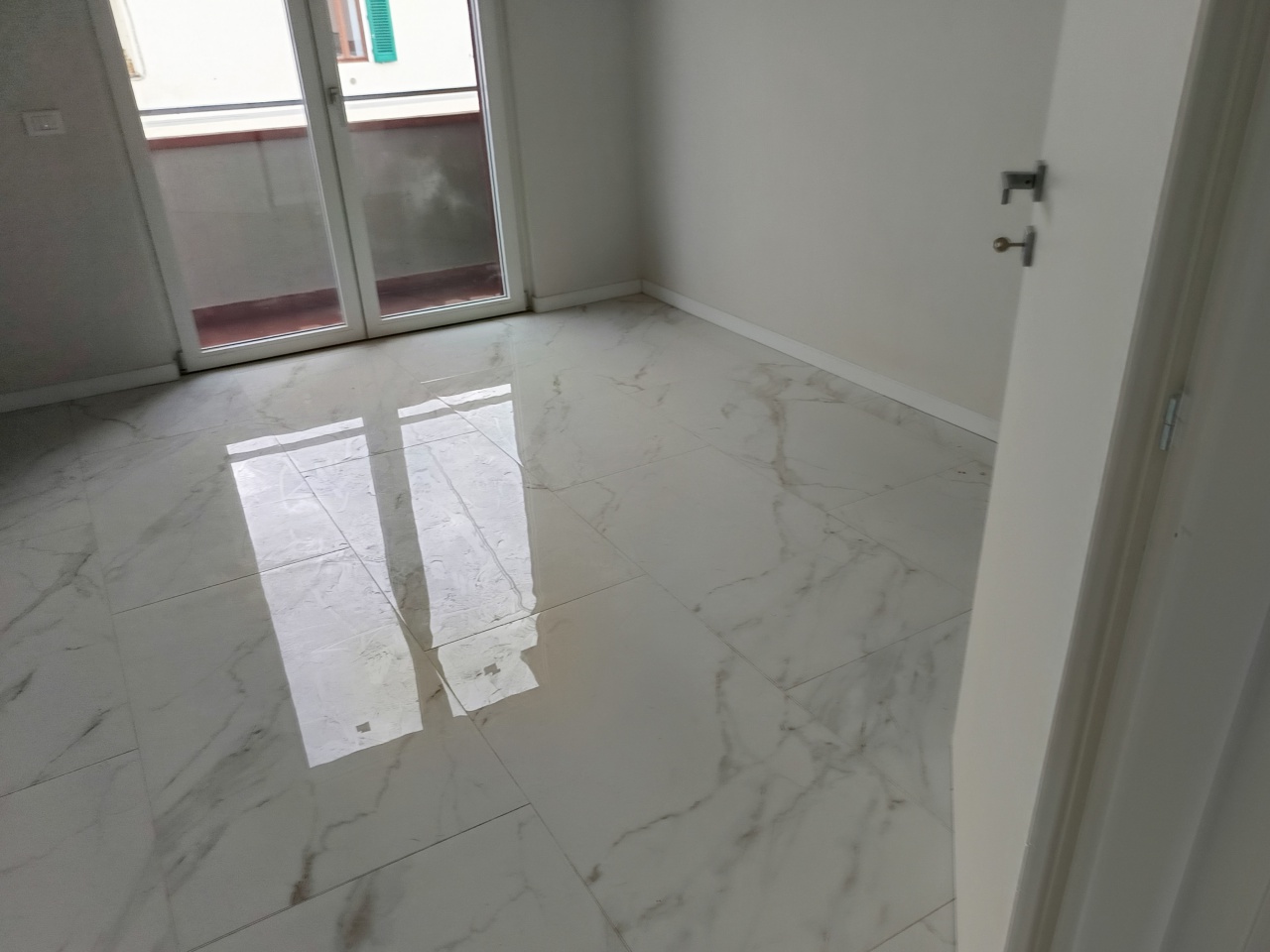 Casa indipendente con giardino in via caciolli, Prato