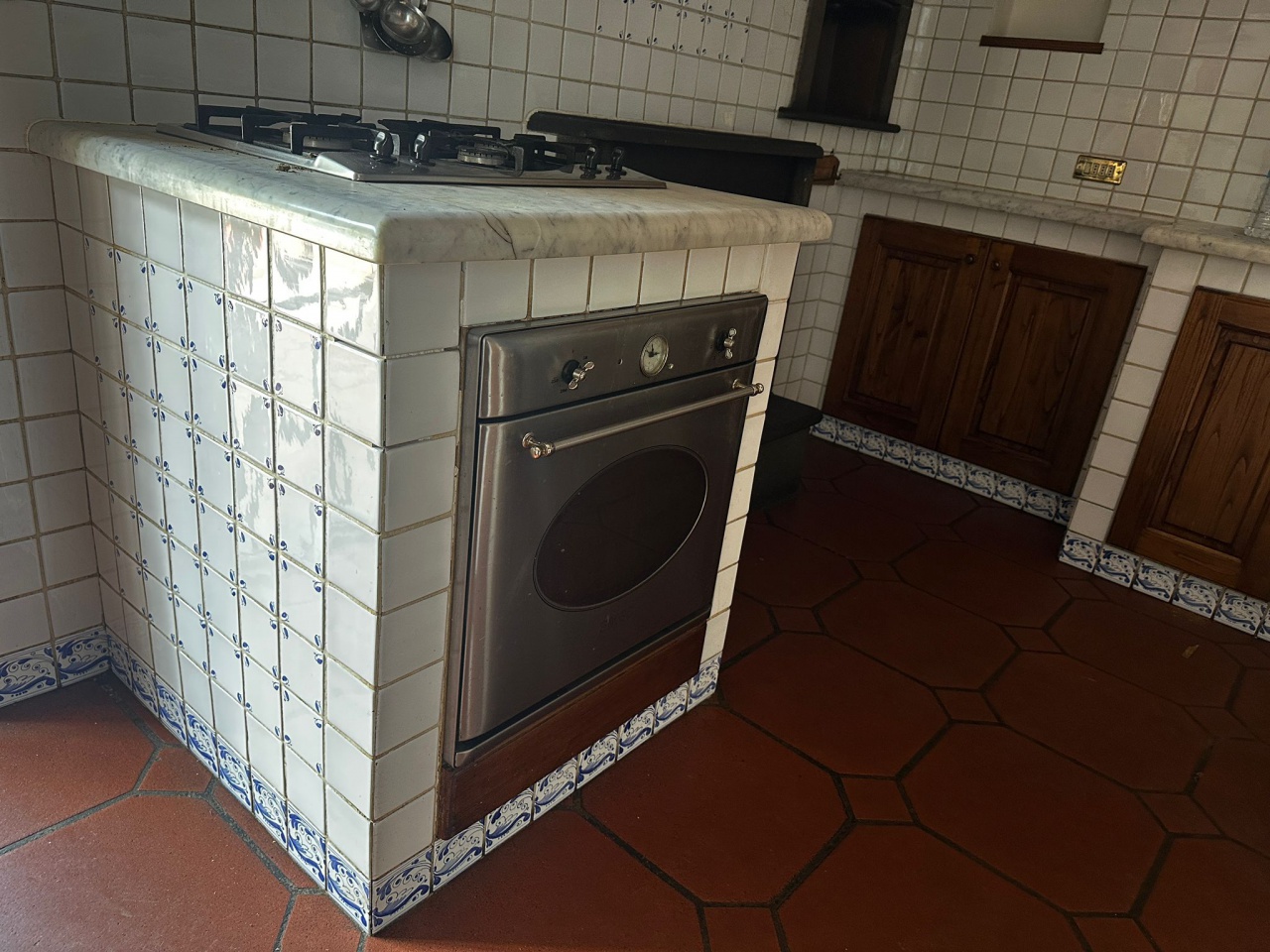 Villa con giardino in via firenze, Prato