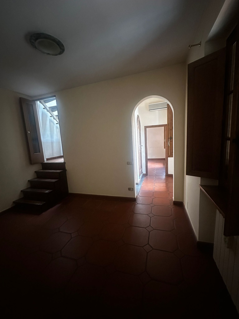 Villa con giardino in via firenze, Prato