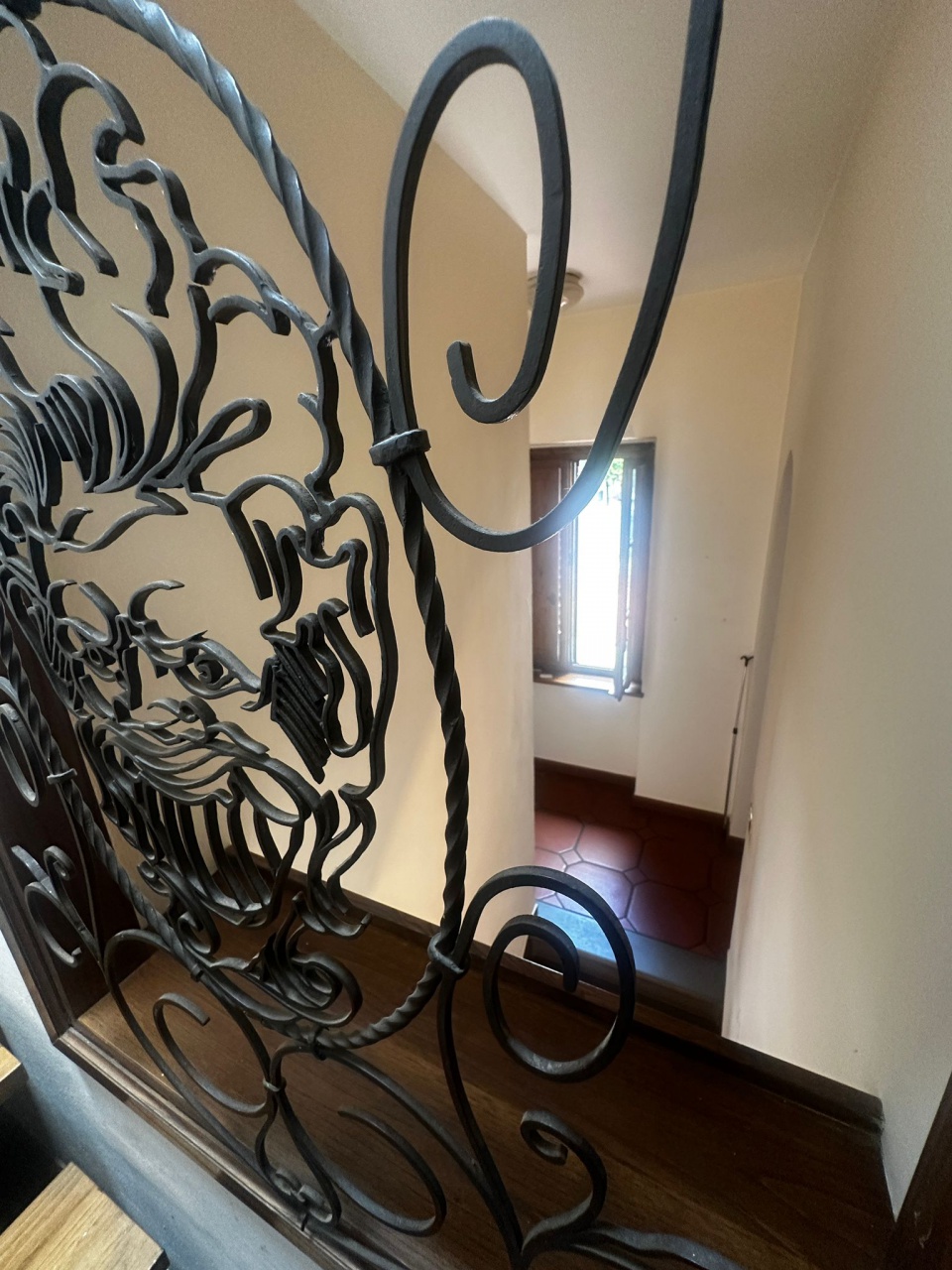 Villa con giardino in via firenze, Prato